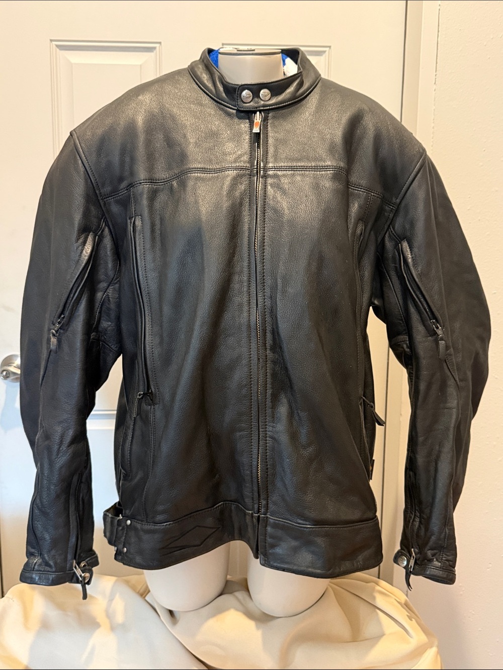 Men's Black Leather Bomber Jacket - Classic Riding Style